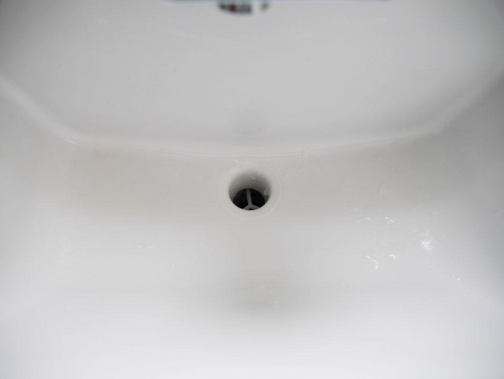 トイレ　洗面器　ゴミ受け　　排水口　ゴキブリ対策